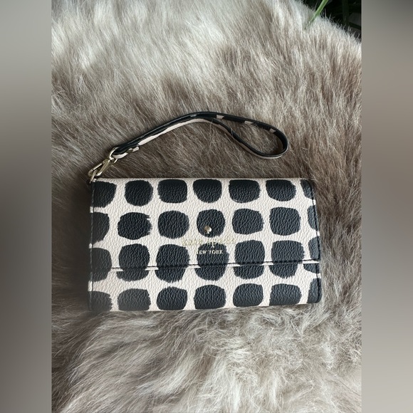 kate spade Handbags - Kate Spade Spencer Court wallet